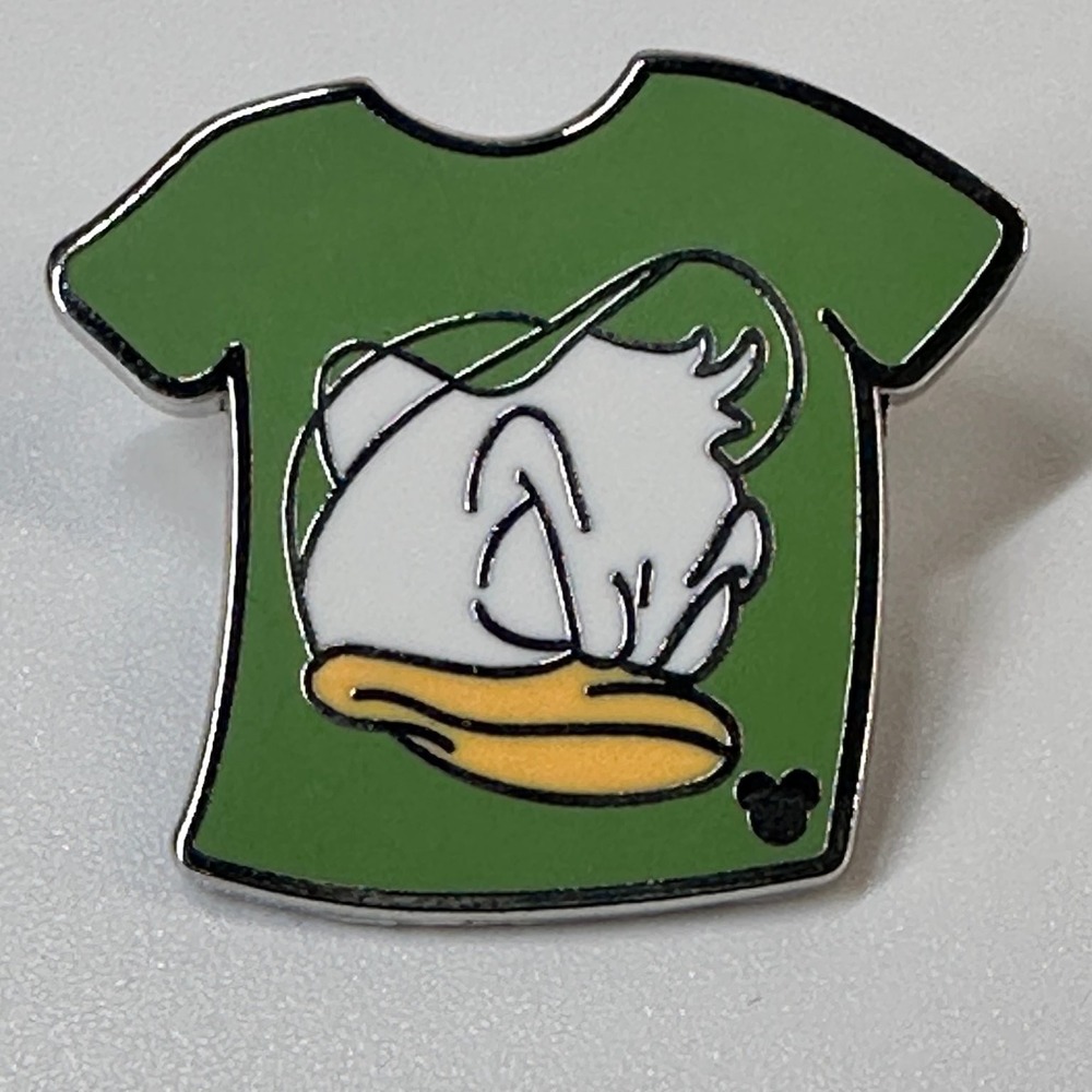 VTG Disney Pin LOUIE DONALD DUCK Shirt CAST LANYARD SERIES Hidden Mickey 2005